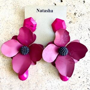 💜 NWT Natasha Couture Flower Earrings
